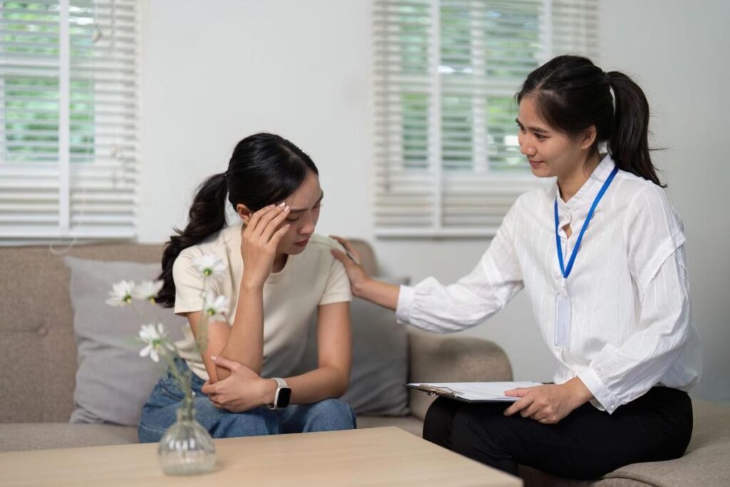 Benefits of consulting a lady psychologist during a supportive counselling session focused on emotional well-being and mental health care
